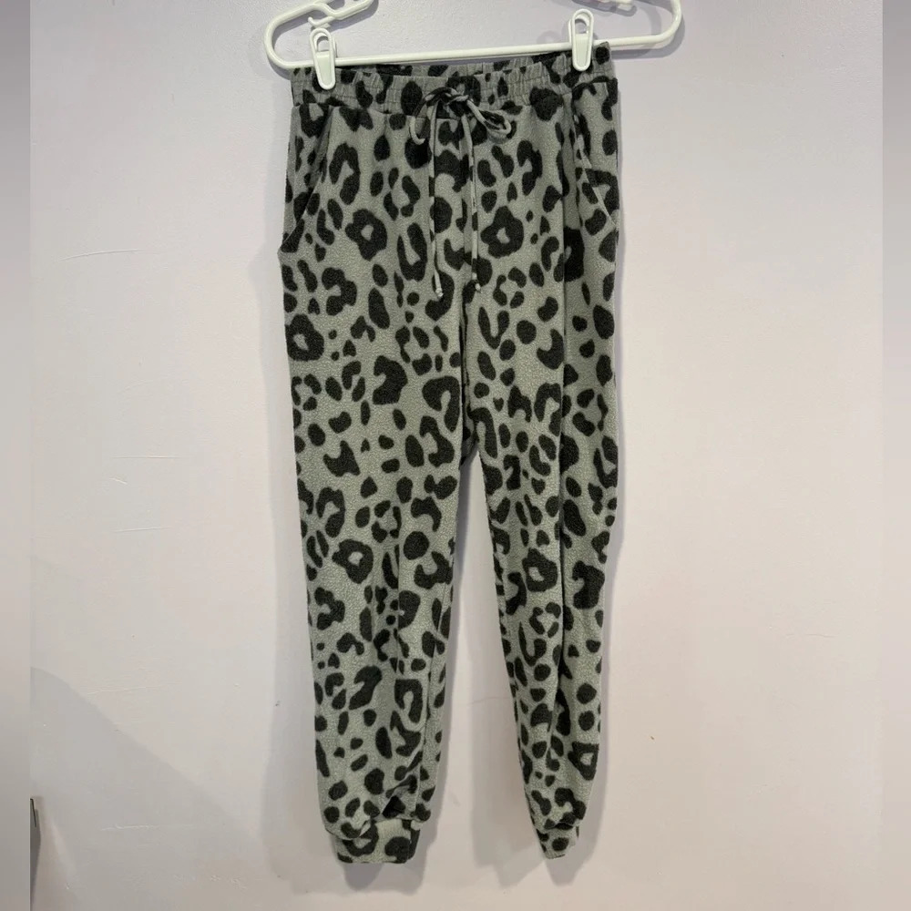 Boutique fleece cheetah joggers